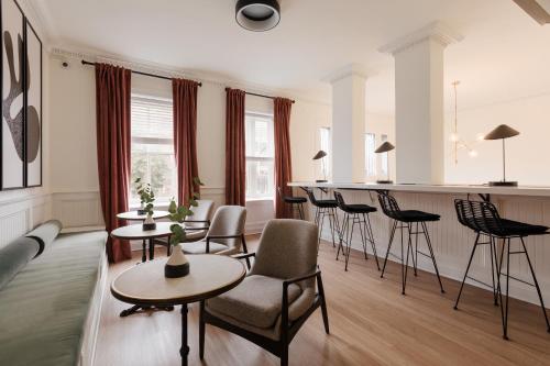 Posezení v ubytování Dupont Circle Embassy Inn by FOUND