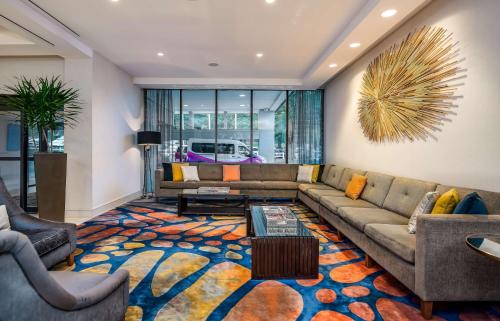 Sonesta Charlotte Lower South End Image