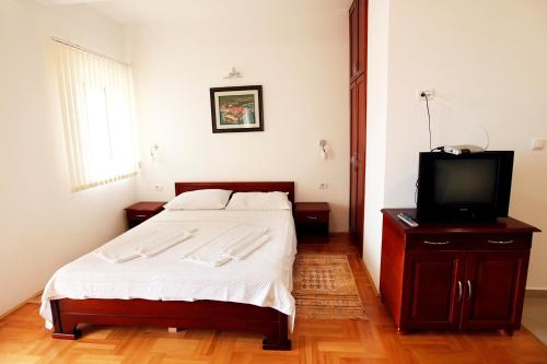 Фотография из галереи Apartments Baron в Свети-Стефане