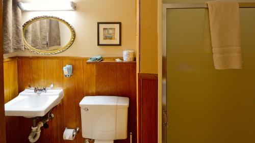 Et badeværelse på Arrowhead 10