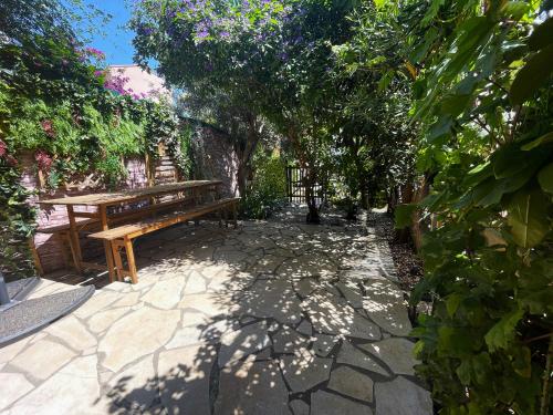 Appartement T2 à Banyuls-sur-Mer : Jardin, Parking, WIFI, Climatisation, Proche Plage - FR-1-309-340