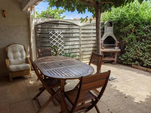 Belle villa climatisée T3 avec mezzanine, jardin arboré, garage et à 900m de la plage, 6/7 personnes - FR-1-797-36