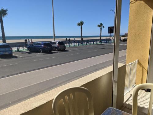 Photo de la galerie de l'établissement T2 en bord de mer pour 4 pers, RDC avec Parking - FR-1-797-39, à Port-la-Nouvelle