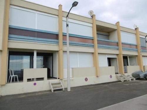 Photo de la galerie de l'établissement T2 en bord de mer pour 4 pers, RDC avec Parking - FR-1-797-39, à Port-la-Nouvelle