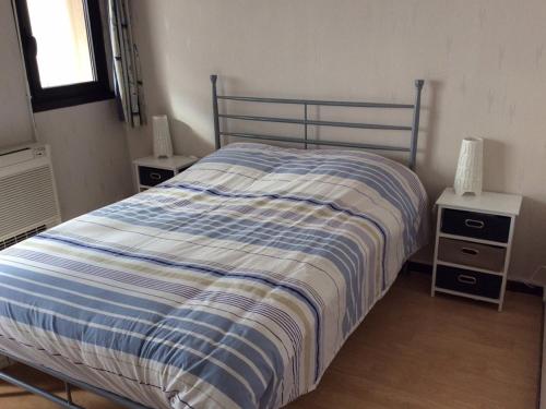 Photo de la galerie de l'établissement Le Lavandou: T2/T3 climatisé, 20m plage, 4 pers, WIFI, parking - FR-1-803-8, au Lavandou