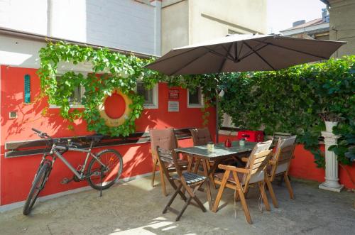 Patio nebo venkovní prostory v ubytování Nomado Hostel