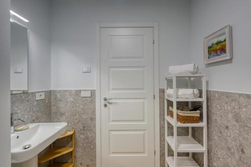 Ένα μπάνιο στο Alfieri Apartments 3