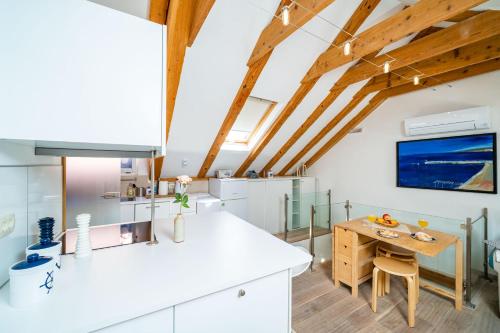 Old Town Historical Residence Apartment