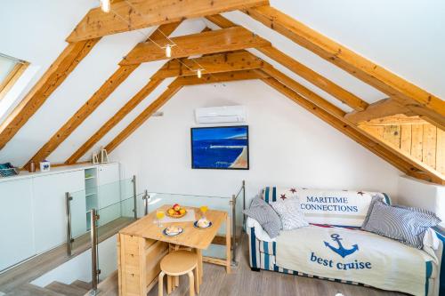 Old Town Historical Residence Apartment