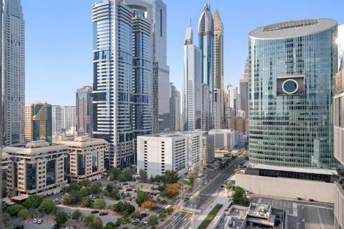 Luxury DIFC 1BR Near Dubai Mall, Burj Khalifa with Skyline Views