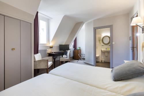 Gallery image of Hotel Ajoncs d'Or in Saint Malo