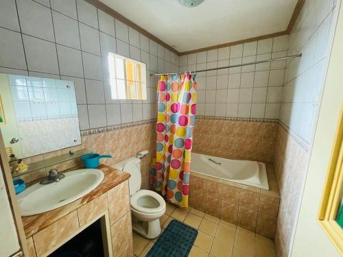 Koupelna v ubytování Chelsiefaye GuestHouse