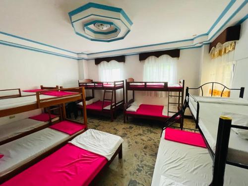 Postel nebo postele na pokoji v ubytování Chelsiefaye GuestHouse