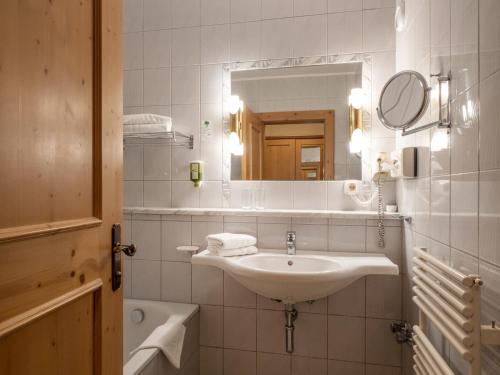Un baño de Hotel Sonnschein