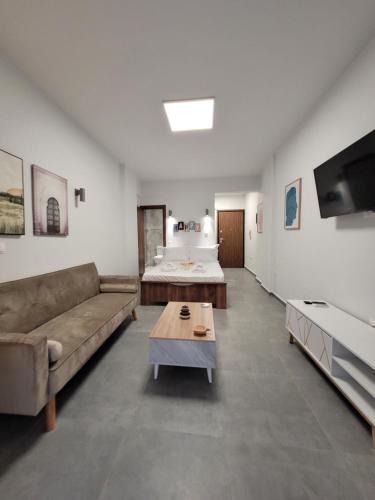 Studio Luxe by GOLDENLAND