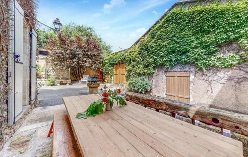 Κήπος έξω από το Beautiful Home In Couhe