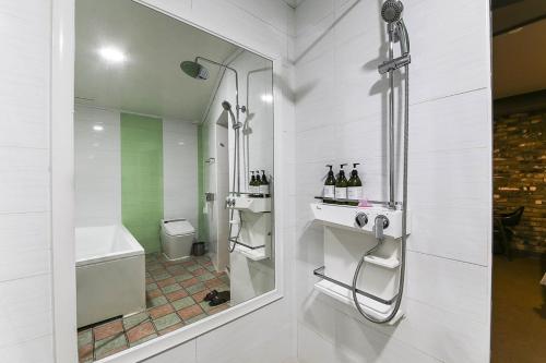Ένα μπάνιο στο Amor Hotel Gimhae