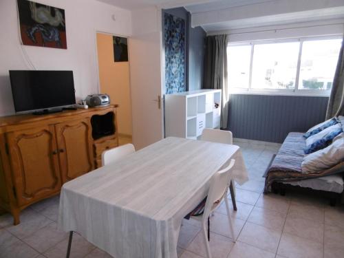 Appartement T2, 28m², Proche Plage, 4 Pers., Parking Privilégié à Narbonne Plage - FR-1-795-10