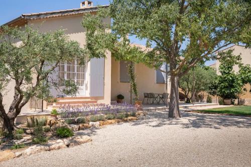 Galeriebild der Unterkunft La maison de Juliette - climatisée in Charleval