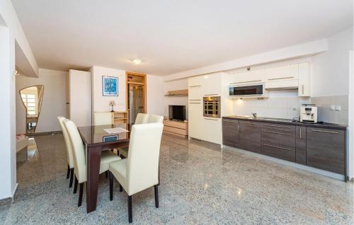 Lovely Apartment In Sibenik