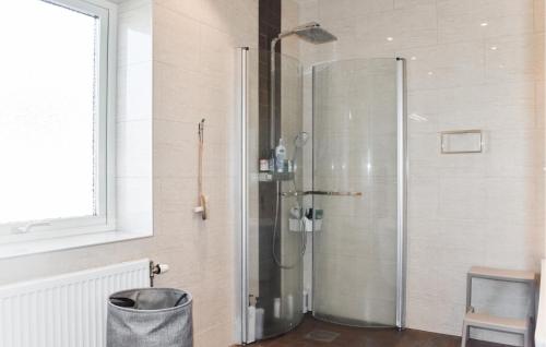 Awesome Home In Malmö With Wifiにあるバスルーム