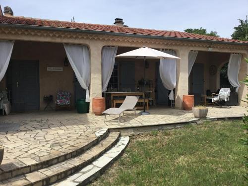 Photo de la galerie de l'établissement Villa Isadra, à Bagnols-en-Forêt