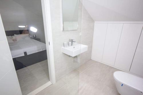 Ένα μπάνιο στο Apartment Viola 1