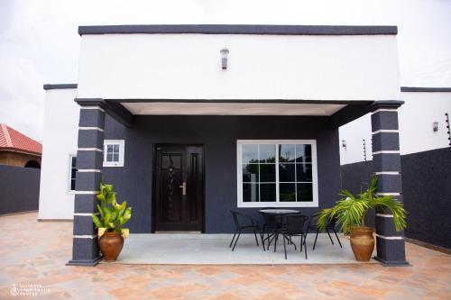A Quiet Secured 3 Bed Home