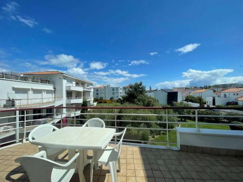 Appartement lumineux et spacieux avec terrasses et ascenseur en centre-ville de Royan - FR-1-494-182