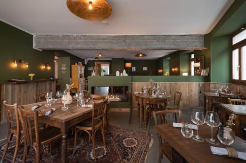 Restaurace v ubytování Hôtel Maison Doron