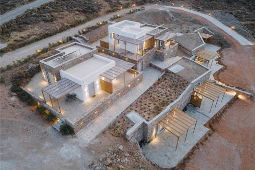 an overhead view of a house with a building at Kythea Suites Kythnos in Kithnos