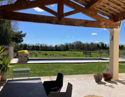 Moderne Confort Familial Piscine naturelle 11mx3m