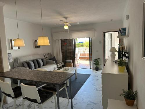 Atlantic View.Apartment.3 pools. Terraces. WiFi