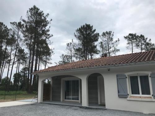 Photo de la galerie de l'établissement VILLA DES PINS, à Cazaubon
