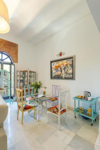 Charming 2 Bedroom Boutique Triplex Apartment with Private Terrace at Seville City Center by OCityzen