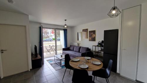 T2 avec Terrasse en ville, proche mer et campagne