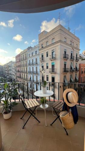 El Faro Apartaments Suites - Plaça de la Font