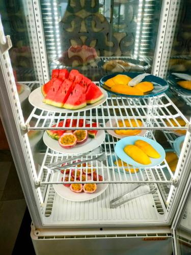 ホテルの敷地内または近くでの食事または食べ物