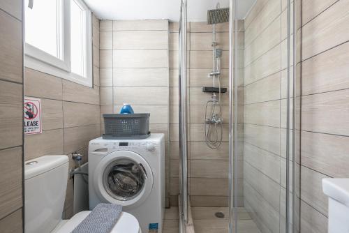 Cozy Central Gem In Athens 2 min from metro