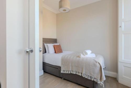 Dragon Suites - Edinburgh City Centre 2 Bed Apartment photo 6