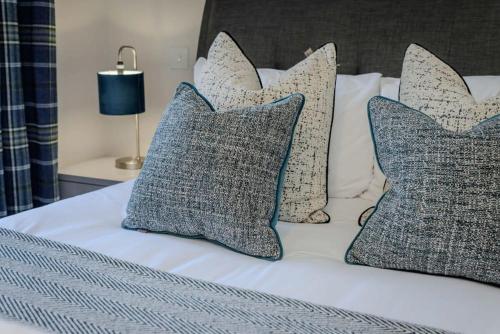 Dragon Suites - Edinburgh City Centre 2 Bed Apartment photo 9