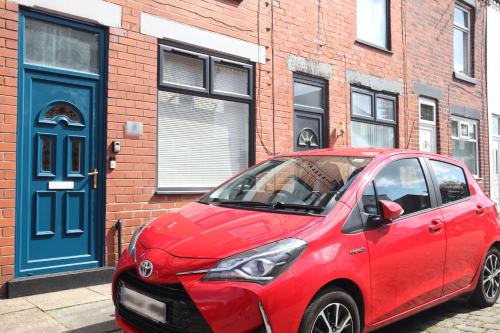 2-Bedroom House, Free Parking, High Speed Wi-Fi, Swinton Manchester photo 7
