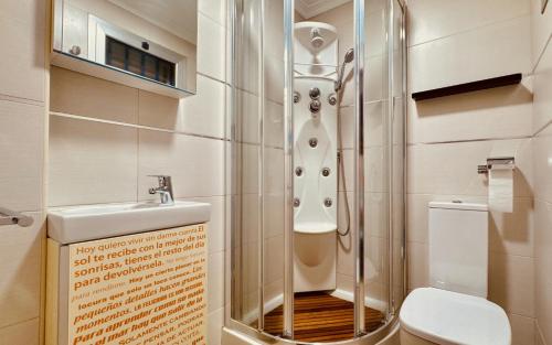 Ένα μπάνιο στο Click & Guest -Tablero Dreams in Maspalomas