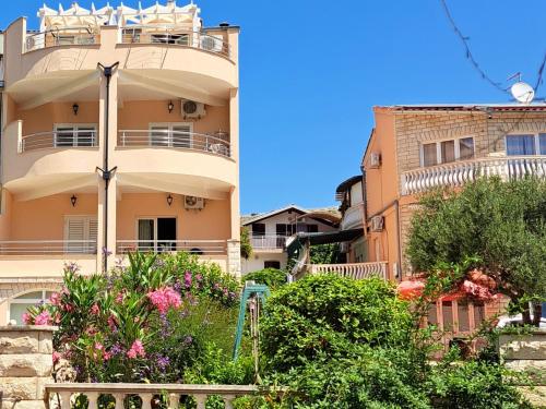 Gallery image of Open Sea Apartmani in Grebaštica