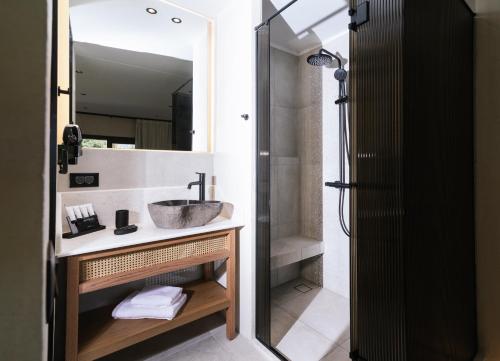 Un baño de Idi Hotel