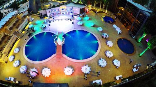 Bazén v ubytování Layali Al Shams Hotel nebo v jeho okolí