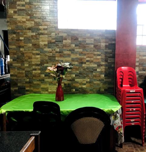 Gambar di galeri bagi Chineat Transient House di Itogon