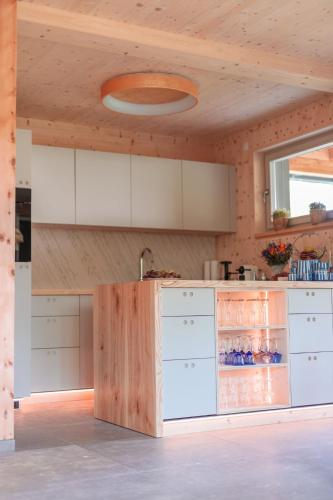 Η κουζίνα ή μικρή κουζίνα στο Holz100-Musterhaus Gotha