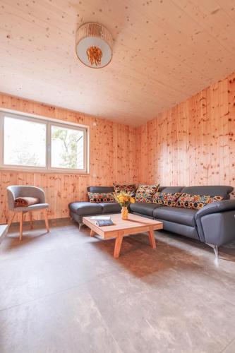 Χώρος καθιστικού στο Holz100-Musterhaus Gotha