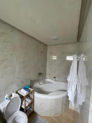 Ένα μπάνιο στο Résidence miramar beach